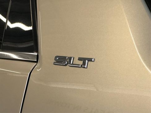 Used 2015 GMC Acadia SLT FWD image 21