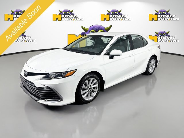 Used 2022 Toyota Camry LE FWD image 1