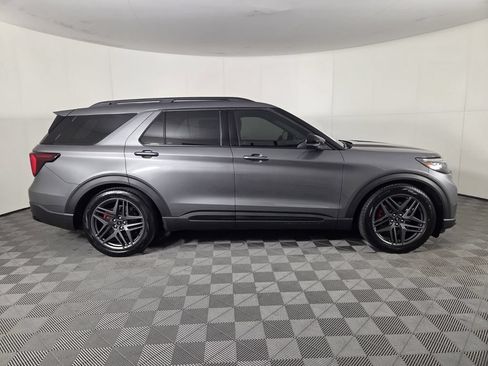 Used 2025 Ford Explorer ST w/ Sun And Sound Package AWD/4WD image 4