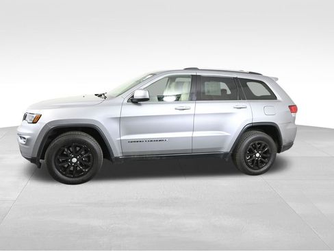 Used 2021 Jeep Grand Cherokee Laredo AWD/4WD image 2