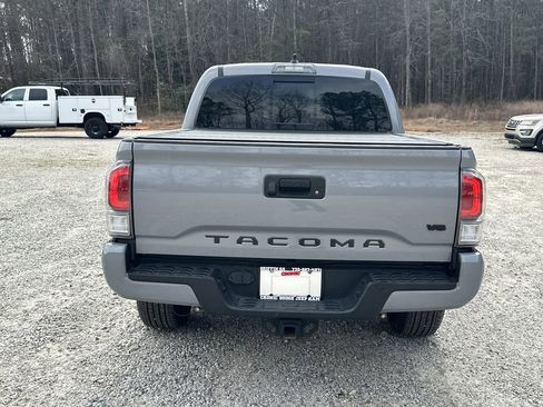 Used 2021 Toyota Tacoma TRD Sport image 4