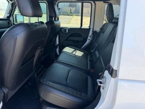 Used 2021 Jeep Wrangler Unlimited Sahara AWD/4WD image 7