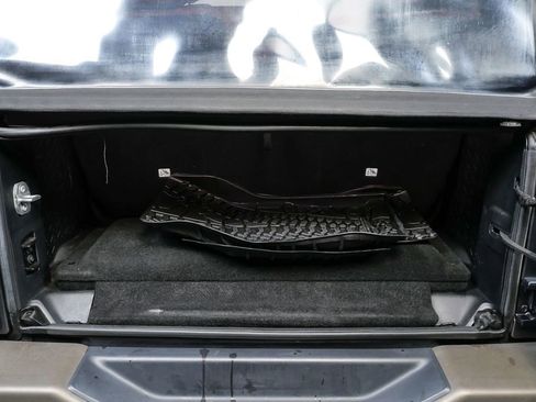 Used 2017 Jeep Wrangler Sahara image 11