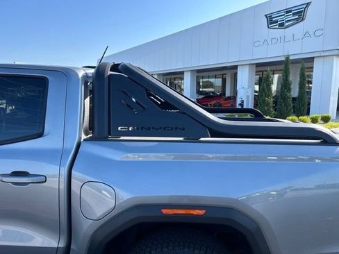 Used 2025 GMC Canyon AT4 w/ Nightfall Edition AWD/4WD image 13