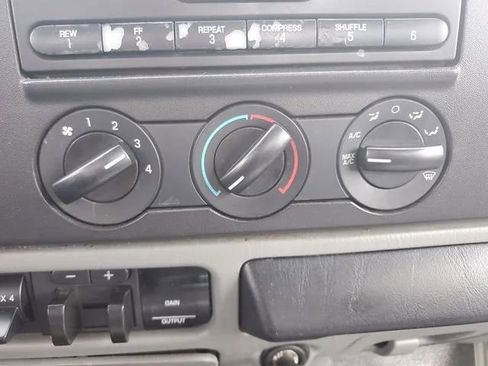 Used 2006 Ford F350 2WD Regular Cab DRW Super Duty image 22