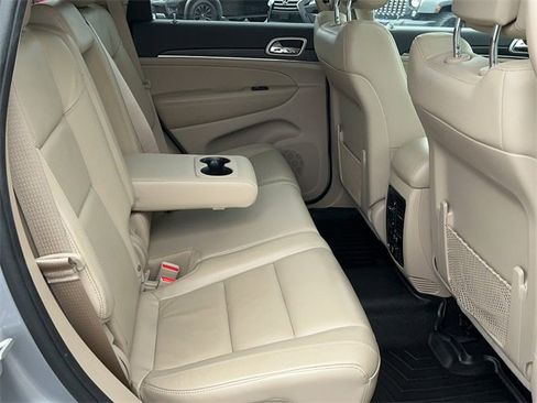 Used 2020 Jeep Grand Cherokee Limited image 19