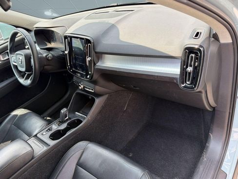 Used 2019 Volvo XC40 T5 Momentum AWD/4WD image 31