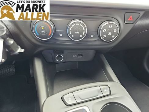Used 2024 Chevrolet Trax RS w/ Driver Confidence Package FWD image 17