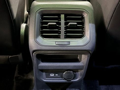 Used 2024 Volkswagen Tiguan SE R-Line image 22