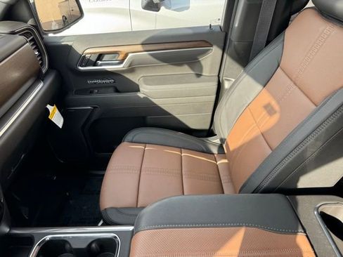 Used 2025 Chevrolet Silverado 1500 High Country w/ Z71 Off-Road Package image 24