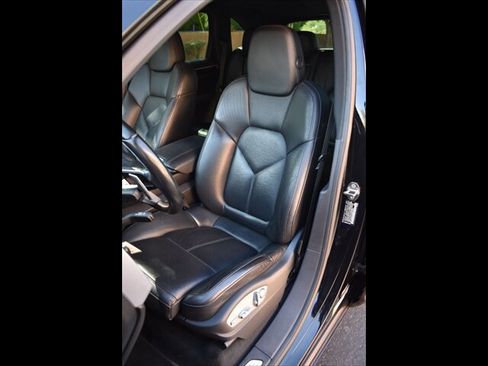 Used 2016 Porsche Cayenne w/ Premium Package AWD/4WD image 15