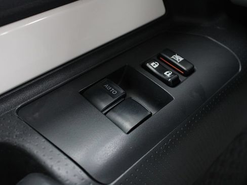Used 2013 Toyota FJ Cruiser 4WD w/ Upgrade Pkg image 6