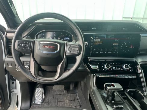 Used 2024 GMC Sierra 1500 AT4X image 19