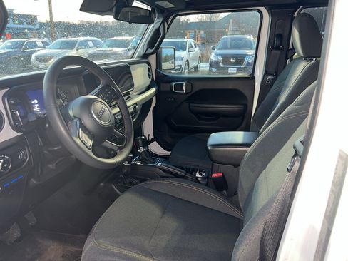 Used 2024 Jeep Wrangler Sport S w/ Convenience Group image 9