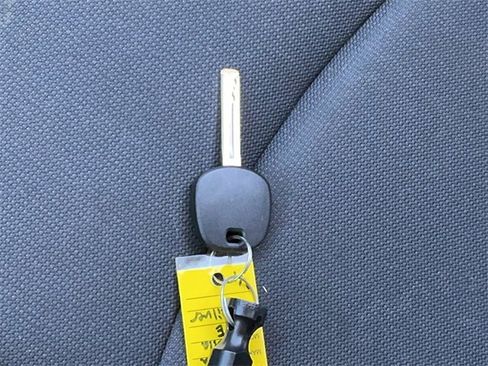 Used 2022 Toyota Corolla LE image 27