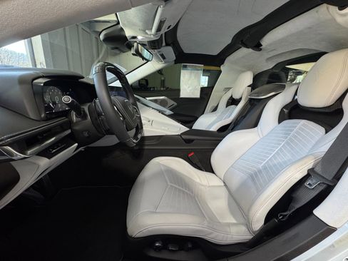 Used 2024 Chevrolet Corvette Z06 RWD image 9