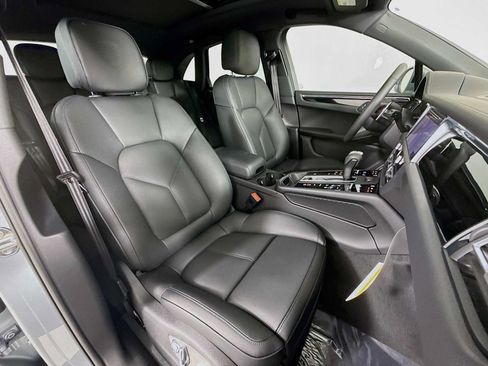 New 2026 Porsche Macan AWD/4WD image 29