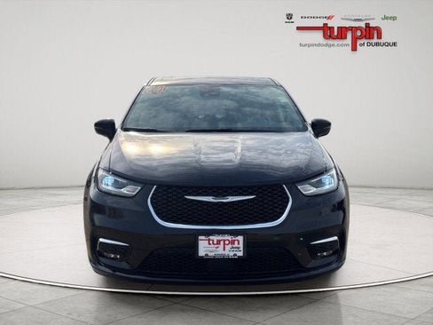 Used 2024 Chrysler Pacifica Limited w/ Trailer Tow Group image 8