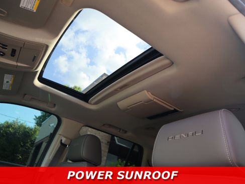 Used 2017 GMC Yukon Denali w/ Open Road Package AWD/4WD image 31