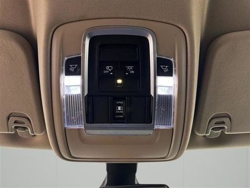Used 2019 RAM 1500 Laramie AWD/4WD image 24