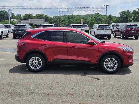 Used 2021 Ford Escape SE image 6