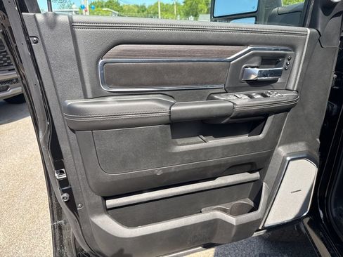 New 2026 RAM 2500 Laramie AWD/4WD image 17