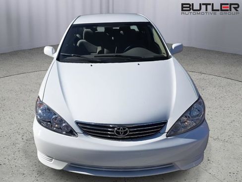 Used 2005 Toyota Camry LE image 3