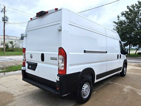 Used 2024 RAM ProMaster 2500 w/ Safety Group FWD image 8