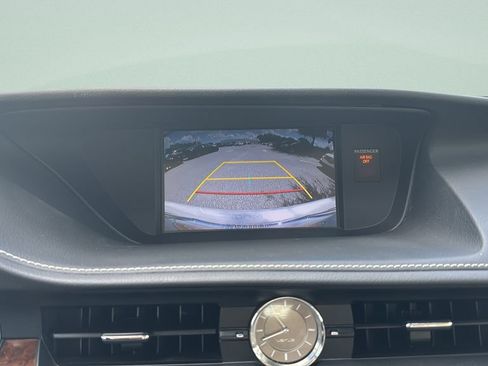 Used 2015 Lexus ES 350 w/ Luxury Package FWD image 14