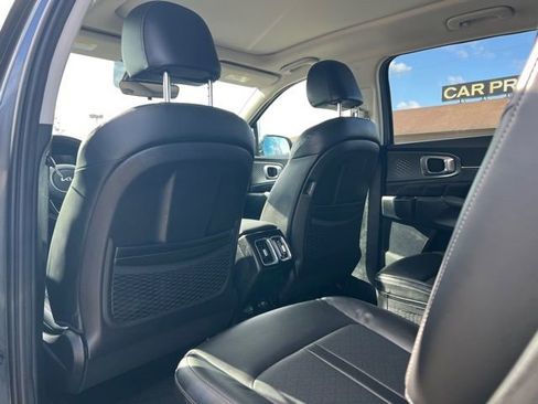 Certified 2022 Kia Sorento SX image 9