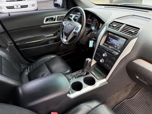 Used 2012 Ford Explorer XLT image 19