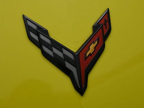Used 2021 Chevrolet Corvette Stingray Premium Conv w/ Z51 Performance Package RWD image 28