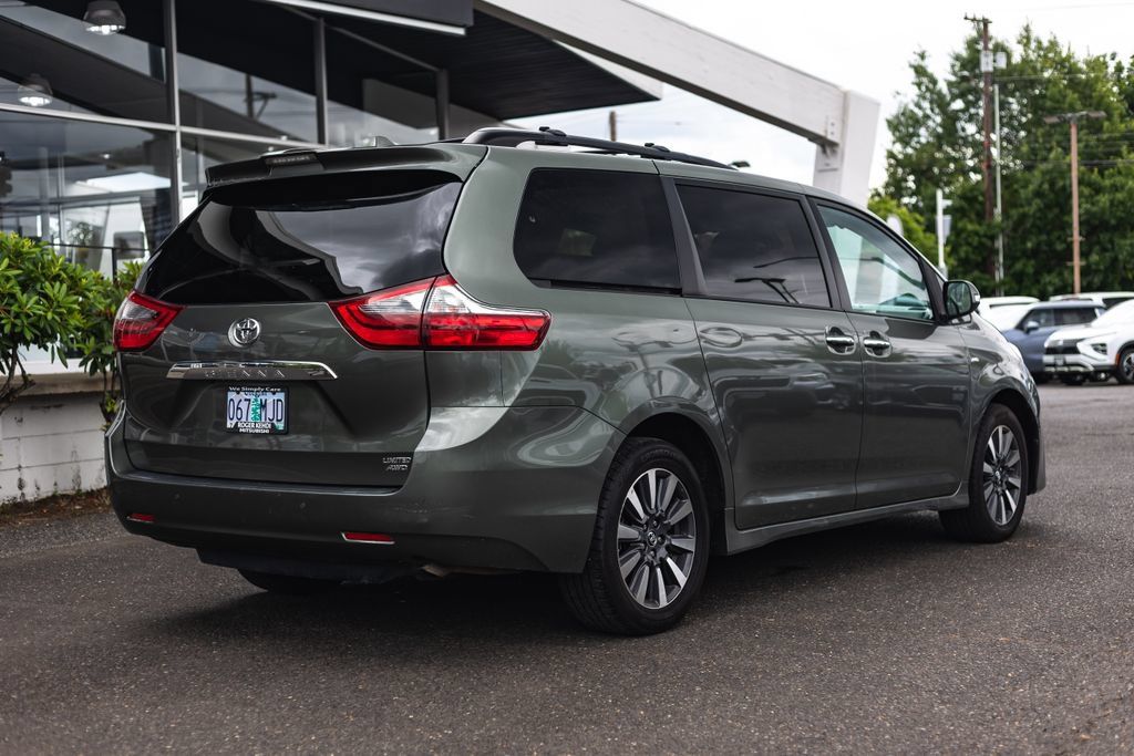 Used 2020 Toyota Sienna Limited AWD/4WD image 7