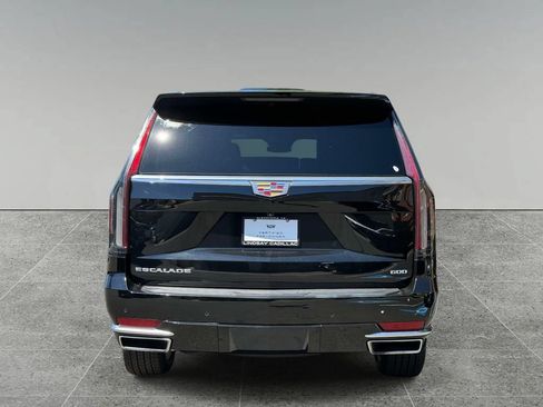Used 2024 Cadillac Escalade Luxury AWD/4WD image 11