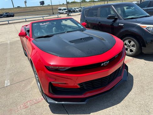 Used 2020 Chevrolet Camaro SS RWD image 5