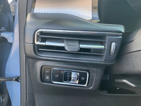 Used 2024 Lincoln Corsair Grand Touring image 21