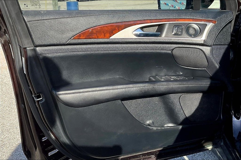 Used 2020 Lincoln MKZ Reserve w/ Elements Package FWD image 17