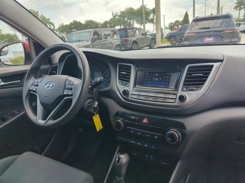 Used 2017 Hyundai Tucson SE w/ SE Popular Package 02 FWD image 29