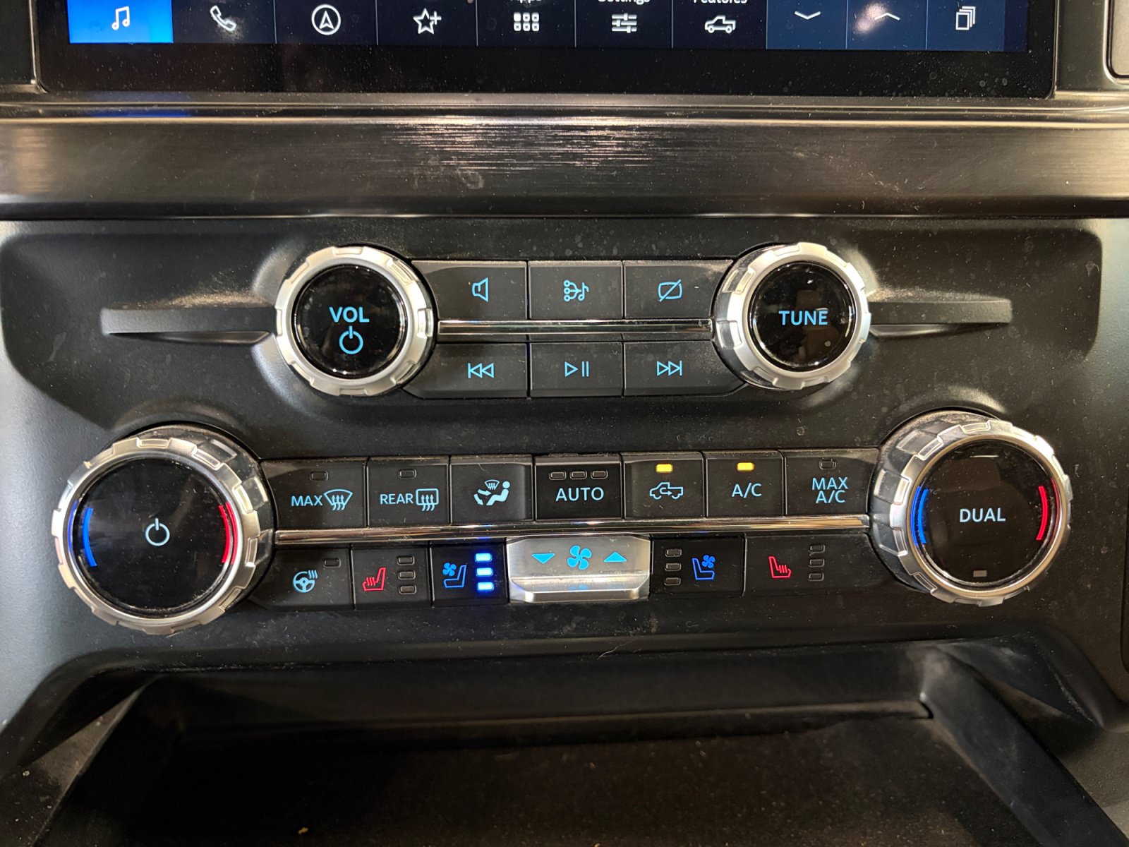 Used 2023 Ford F250 Lariat w/ Lariat Ultimate Package AWD/4WD image 17