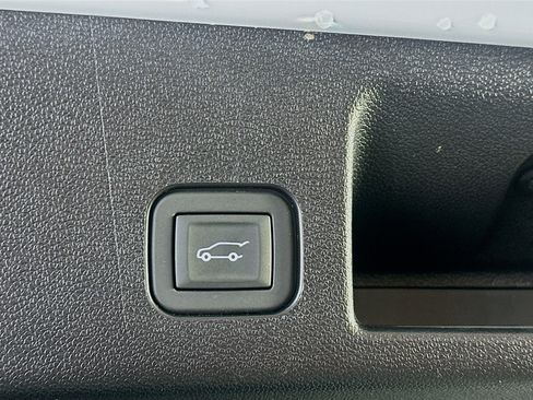 Used 2025 Chevrolet Equinox EV LT FWD image 29