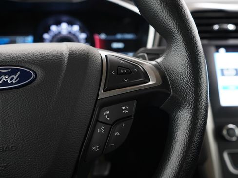 Used 2019 Ford Fusion SE AWD/4WD image 24