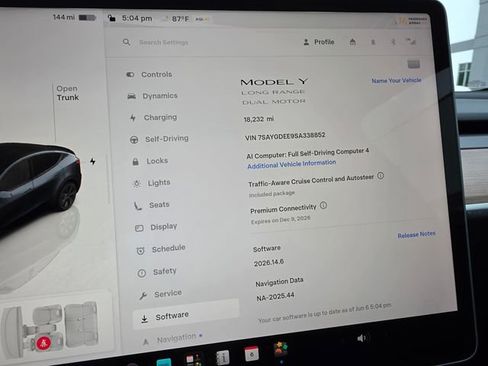 Used 2025 Tesla Model Y Long Range AWD/4WD image 3
