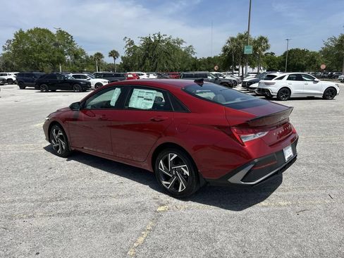 New 2025 Hyundai Elantra SEL FWD image 12