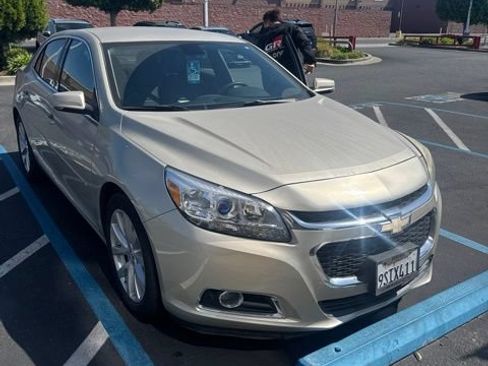 Used 2015 Chevrolet Malibu LT w/ Leather Package FWD image 1