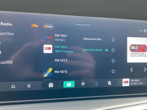 Certified 2025 Kia Sorento LX FWD image 12