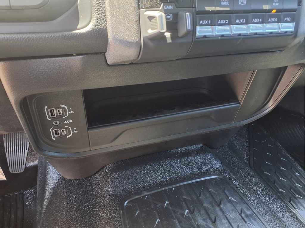 New 2026 RAM 5500 Tradesman w/ Chrome Appearance Group AWD/4WD image 20