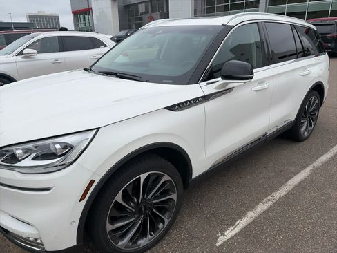 Used 2022 Lincoln Aviator Reserve w/ Equipment Group 201A AWD/4WD image 3