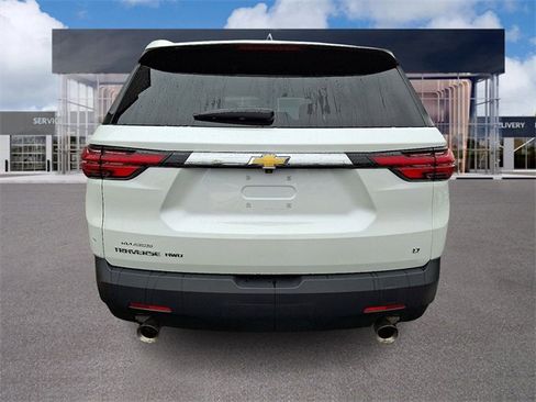 Used 2023 Chevrolet Traverse LT image 5