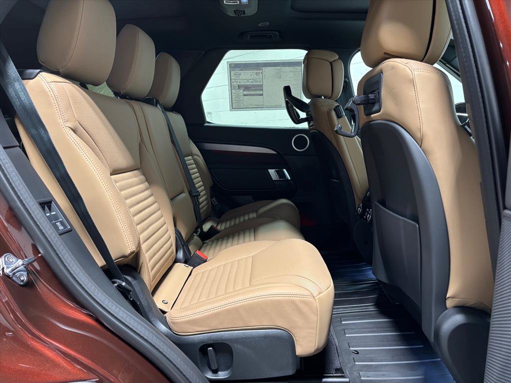 New 2026 Land Rover Discovery Limited Edition AWD/4WD image 38