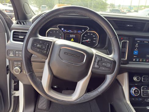 Used 2021 GMC Yukon Denali AWD/4WD image 6